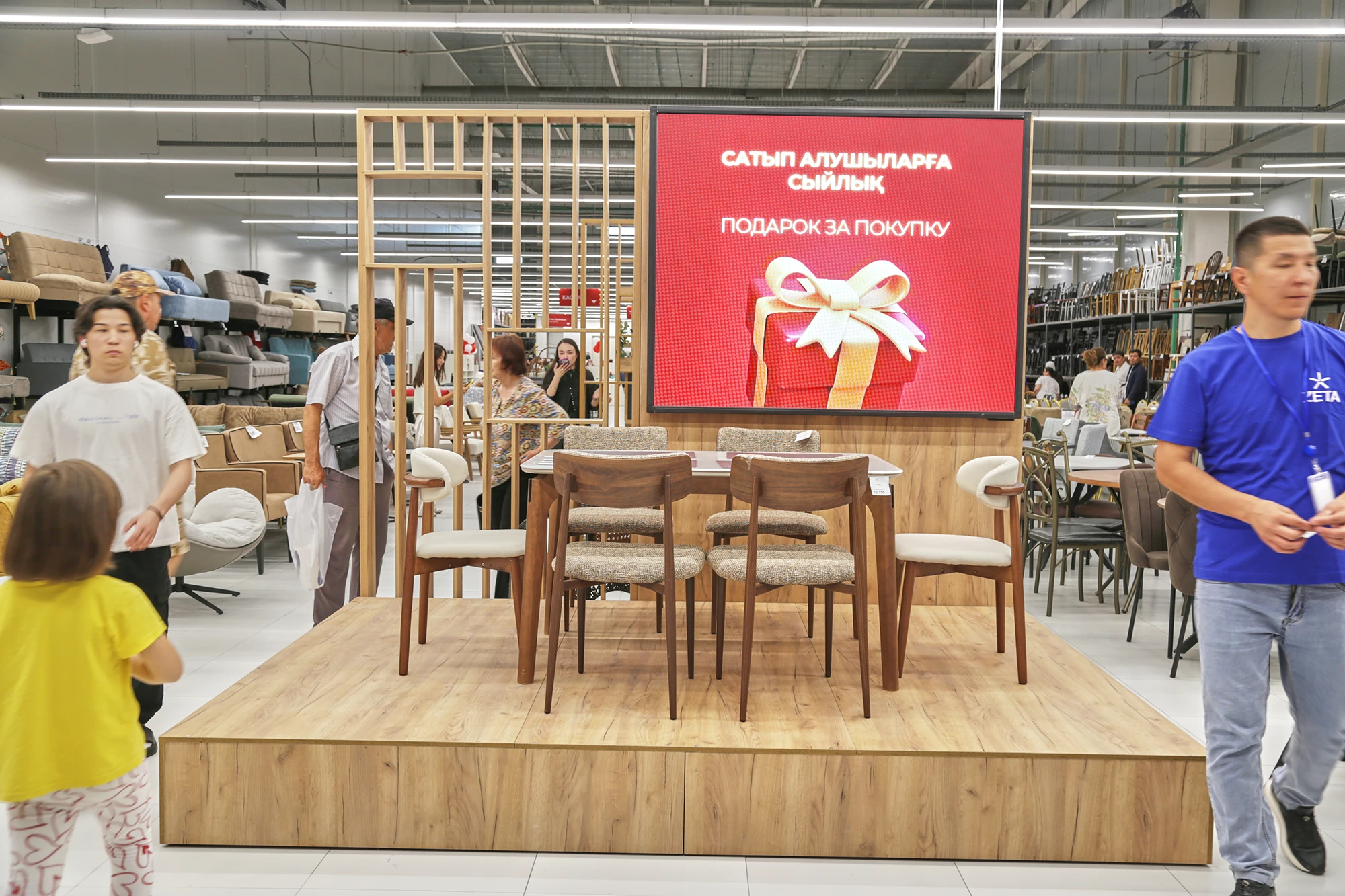 Фотография 22 с открытия магазина ZETA в Aport Mall West