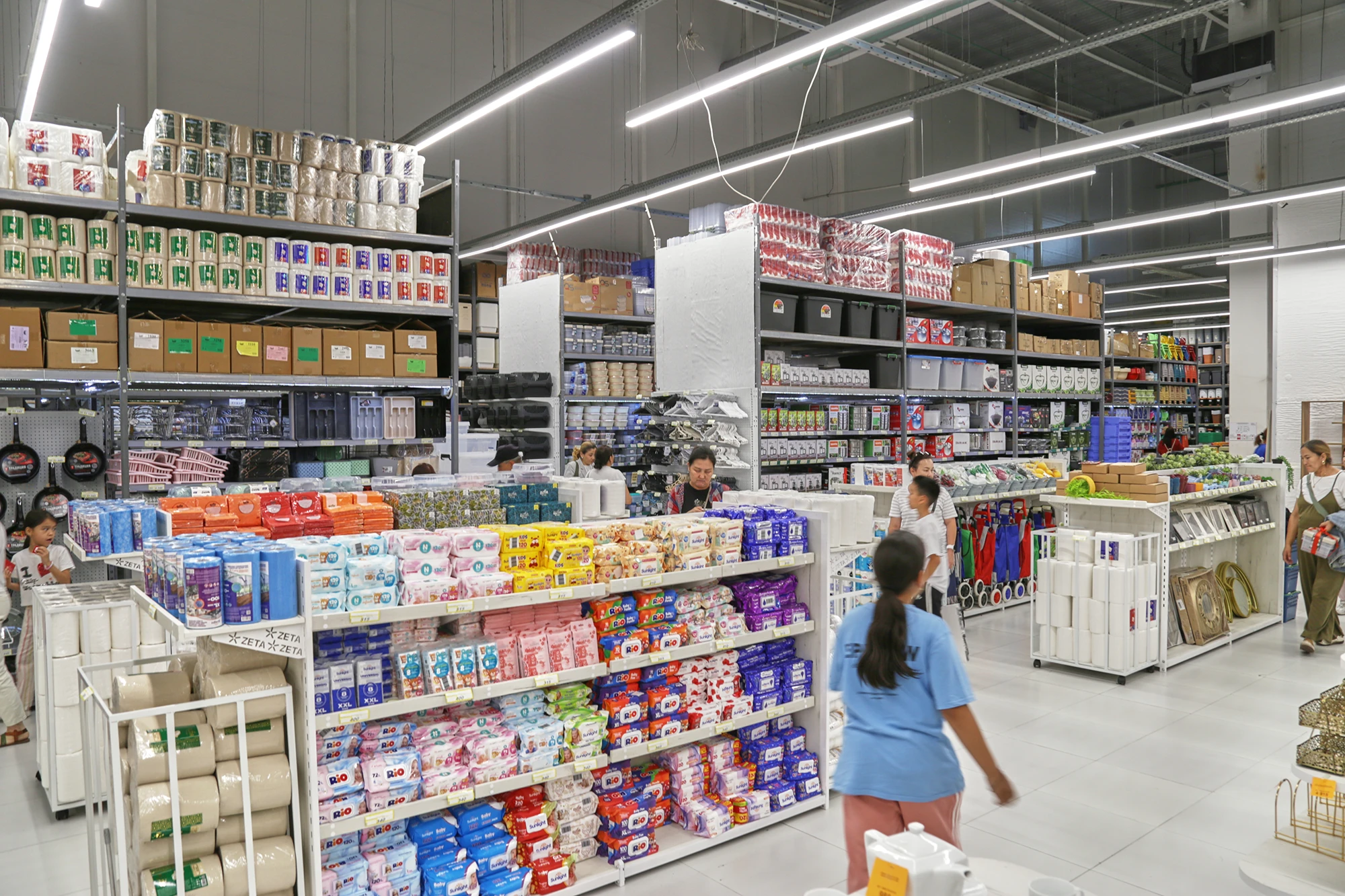 Фотография 28 с открытия магазина ZETA в Aport Mall West