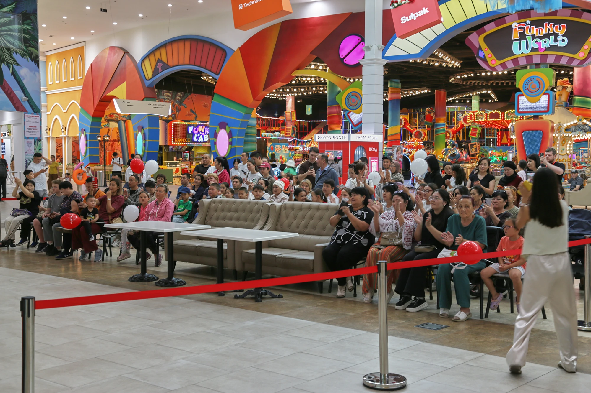 Фотография 34 с открытия магазина ZETA в Aport Mall West